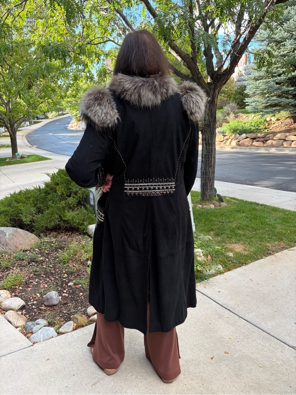 LUXURY STATEMENT COAT - Picture 3 of 3